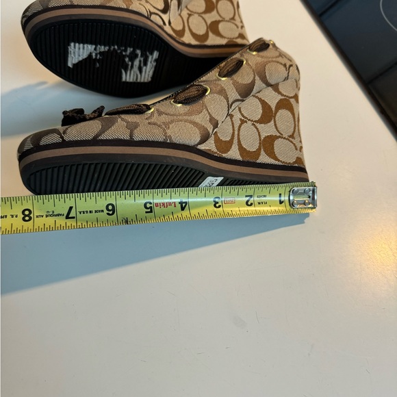 Coach adorable round toe logo monogram wedges with bows NOS without tags size 8 - Picture 2 of 13